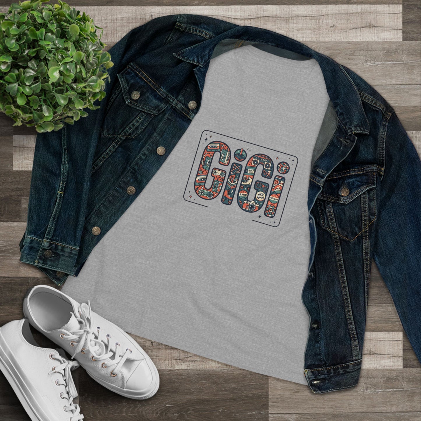 GIGI Floral Pattern Women's Cotton Tee – Cute Personalized Grandma Shirt, Mother's Day Gift